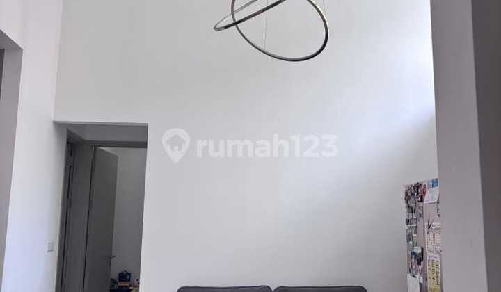 Disewakan Rumah Brand New Furnished 3 Lantai  di Asya Semayang 