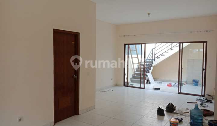 Disewakan Rumah Siap Huni di Cluster Depan  JGC, Cakung, Jakarta Timur