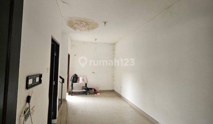 Rumah 2 Lantai Bagus SHM di Kota Sutera, Tangerang 2