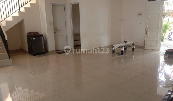 Rumah Kontrakan 2 Lantai Bagus Unfurnished SHM di Cluster Lavaletta, Tangerang 1