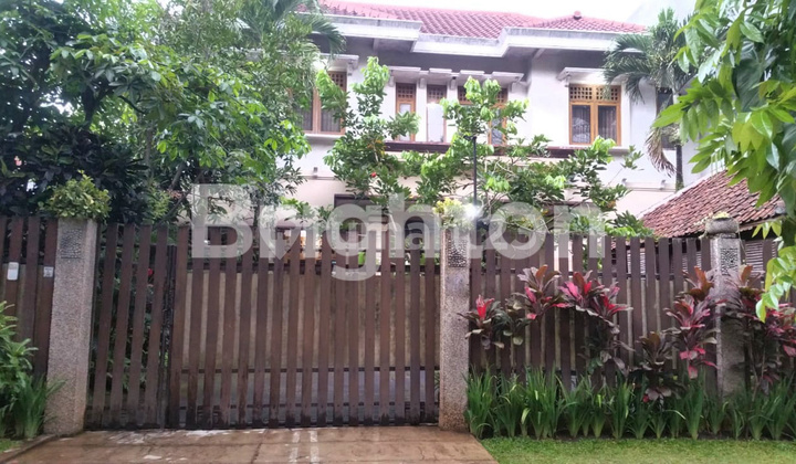 Jual Rumah Besar Halaman Luas Raya Langsep 1