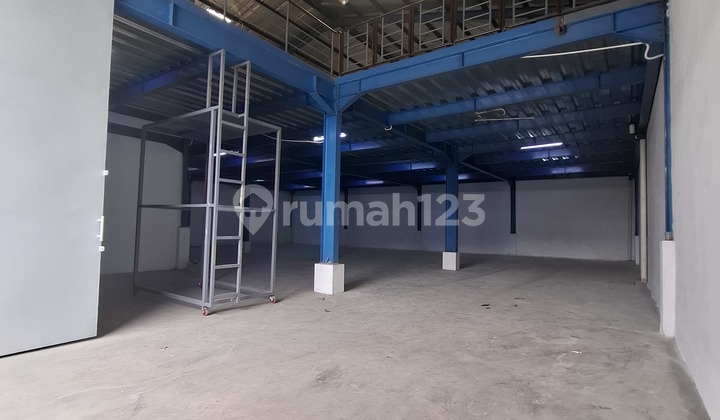 Ready-to-Use Warehouse Near West Jakarta Toll Road