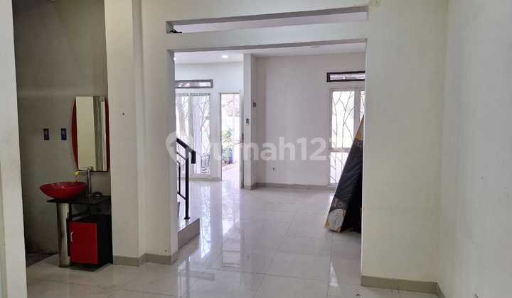 2-Story Ready-to-Occupy House in Metland Menteng Cluster - Fully Built & Fully Air-Conditioned! 1