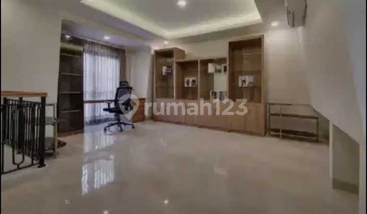 Luxury 3-Story House Plus Swimming Pool in the heart of Cempaka Putih