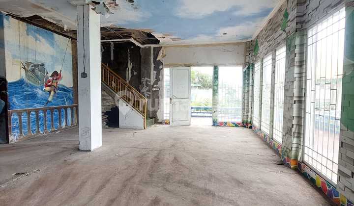 Dijual Lahan Luas Bonus Bangunan - Cocok Gudang / Usaha