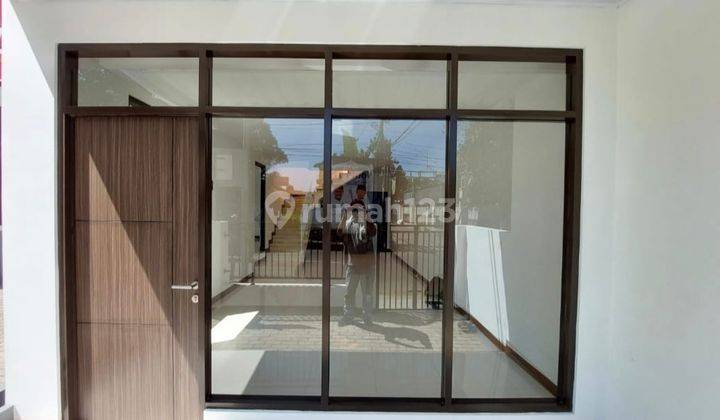 Ruang Usaha Bangunan Baru Lokasi Jalan Sangkuriang Cimahi  1