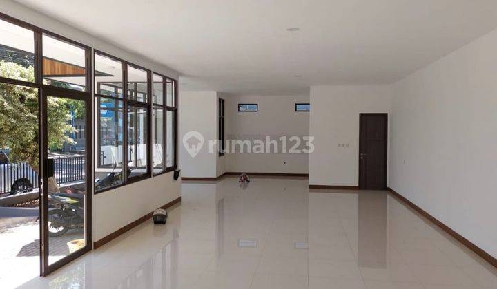 Ruang Usaha Bangunan Baru Lokasi Jalan Sangkuriang Cimahi  4