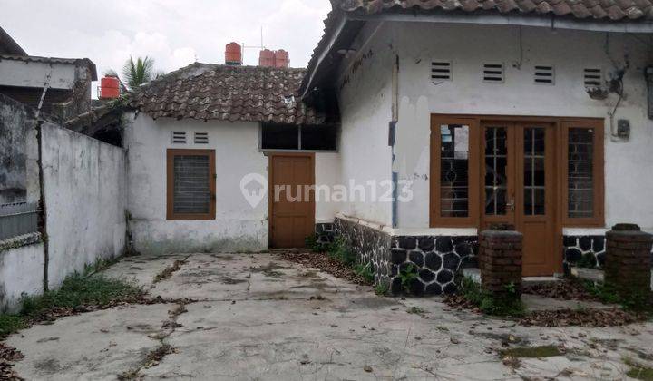 Rumah Tua Hitung Tanah Sayap Cihampelas Bandung  1