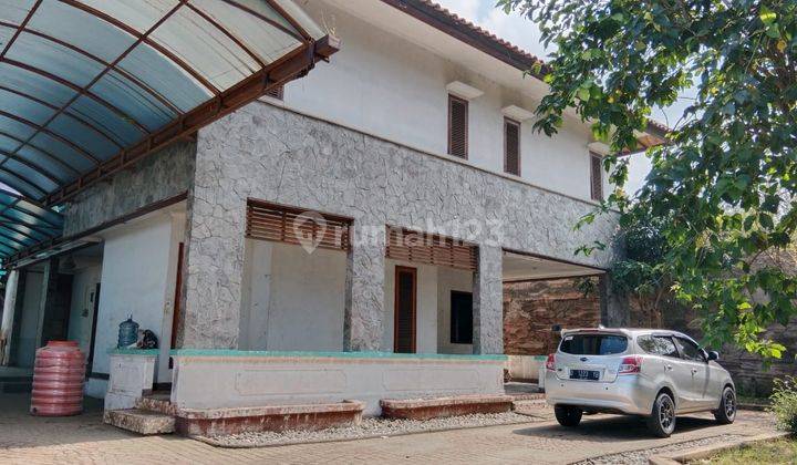 Rumah Villa Dua Lantai Daerah Kolmas Bandung Utara  1