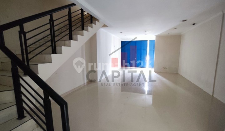 For Sale Strategic City Center Shop House in Pajajaran