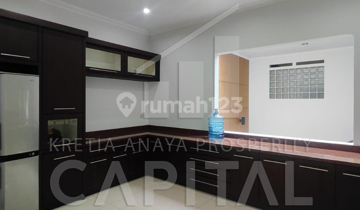 RUMAH FULL FURNISHED DENGAN TAMAN LUAS di AREA SETIABUDI, BANDUNG 2