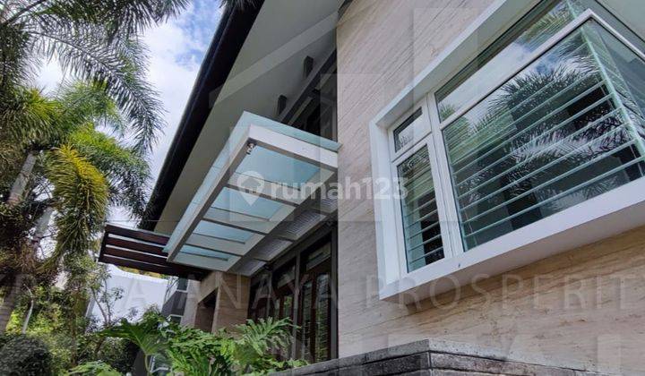 Rumah Lux Minimalis swimming Pool di Setra Duta, Bandung 1