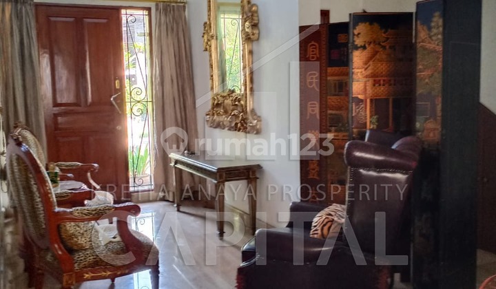 Rumah Mewah Berdesain Seni Tinggi Di Mekarwangi