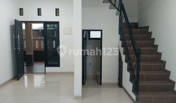 Rumah Cantih Megah Siap Huni di Villa melati mas Serpong Tangerang 2