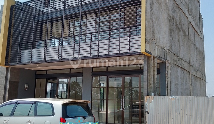 9-meter wide and 4-story shop house The Best Boulevard on Raya Serpong Tangerang 2