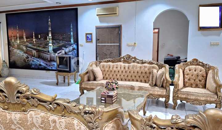 Rumah asri besar dan siap huni di Cinere Depok Jawa Barat 2