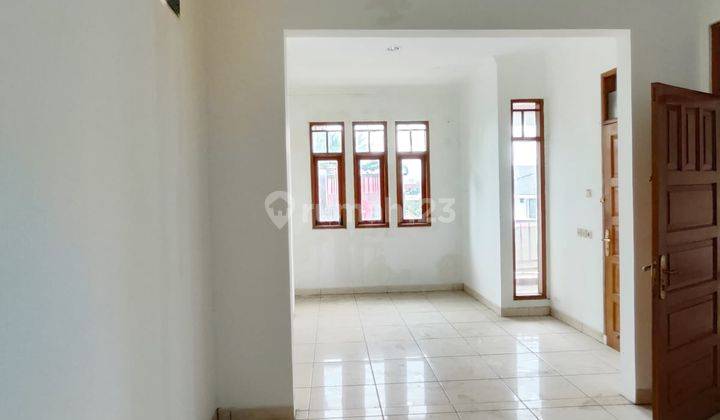 Ruang Usaha Di Antapani, Jalan Ramai Dua Arah, Lebar Muka 9 Meter 6