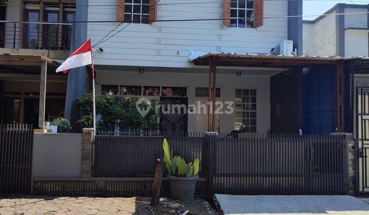 Rumah Strategis Banget di Komplek Kurdi Row Jalan Lebar dan Dekat ke Tol Mohamad Toha 1