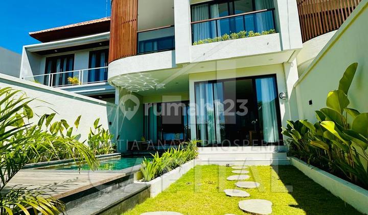 Modern Tropical Villa in Bali Premium Location Ungasan Area with GWK View Modern Tropical Villa in Bali Premium Location Ungasan Area with GWK View