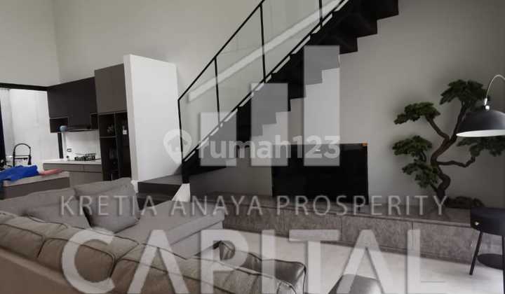 Rumah Baru Renovasi dengan Ruang Keluarga yang Luas di Tatar Mayangsunda Kota Baru Parahyangan