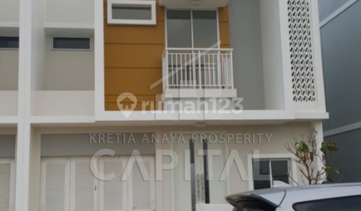 Rumah Modern Dua Lantai di Summarecon Cluster Amanda 2