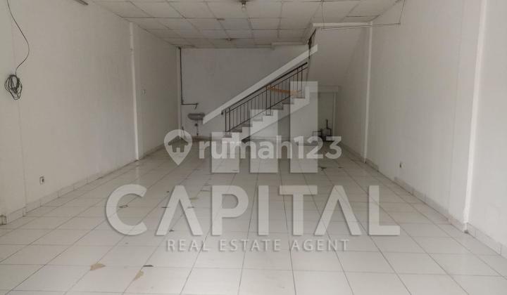 Quick Rent for 2-Story Shop House Mekar Wangi Main Road.