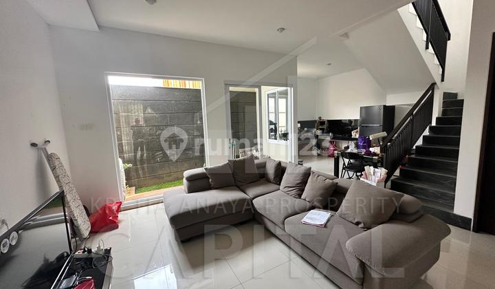 Minimalist House in a Cluster in North Bandung, Setrasari Area 2