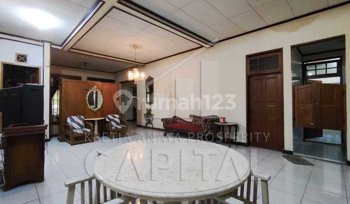 Serene Home For Large Families in Setra Duta 2