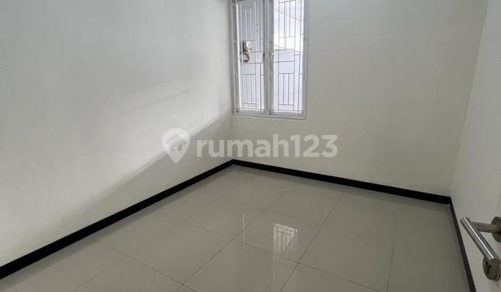 Rumah Minimalis Siap Huni Di Taman Kopo Indah 3 2