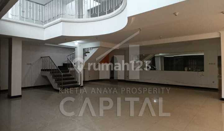 2-Storey Business Space Suitable for Various Businesses on Paskal Main Road