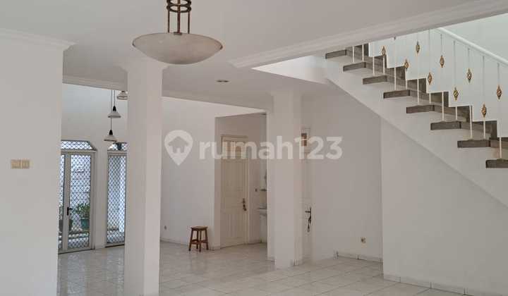 Ready-to-Occupy 2-Storey House in Tosiga Kemanggisan