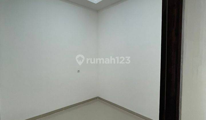 Rumah Taman Ratu Bangunan Baru 3 Lantai  1