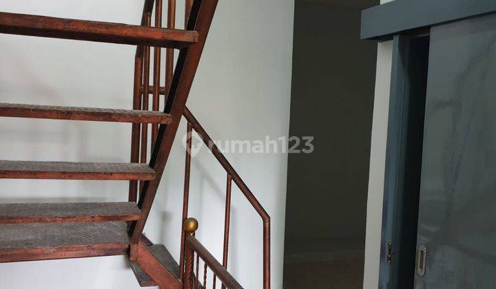 Rumah 3 Lantai Jalan Mangga Dekat Jalan Raya  2