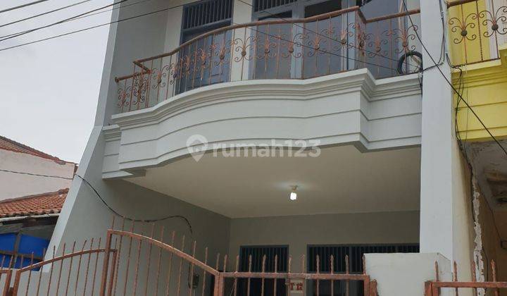 Rumah Duri Kepa Siap Huni 3 Lantai Dekat Jalan Raya 1