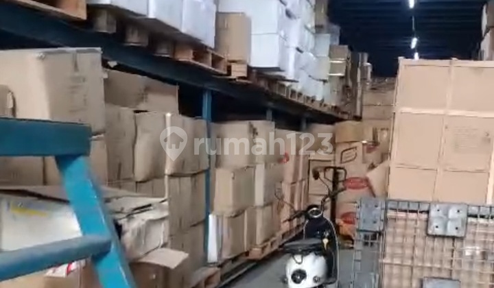 Warehouse Kamal Muara Dadap Has a Lift Warehouse Kamal Muara Dadap Has a Lift