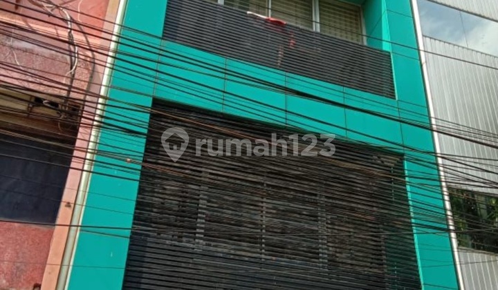 Strategic Suryopranoto Gambir Shophouse