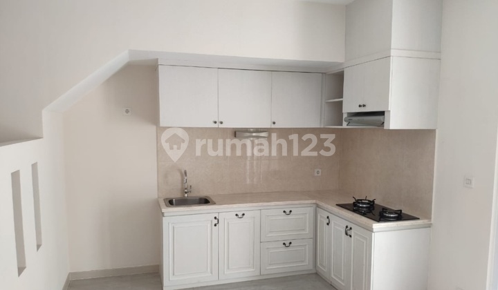 Rumah 2 Lantai Semi Furnished Sakura Regency 3 Hadap Selatan 2