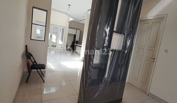 Rumah Taman Kedoya Baru Siap Huni Hadap Barat Furnished  2