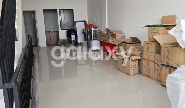 Ruko 3 Lantai Siap Pakai Sukolilo Furnish Hadap Selatan