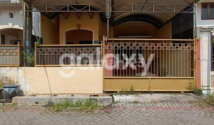 1.5-Story House on Jl. Leo, East Surabaya, Ready to Occupy 1