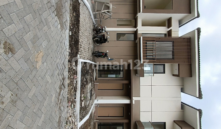 Termurah.. Rumah 2 Lantai Siap Huni Nol Jalan Oerr Selatan Surabaya