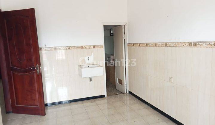 Rumah Dua Lantai  Siap Huni Dekat Keplak Sari Jombang 5