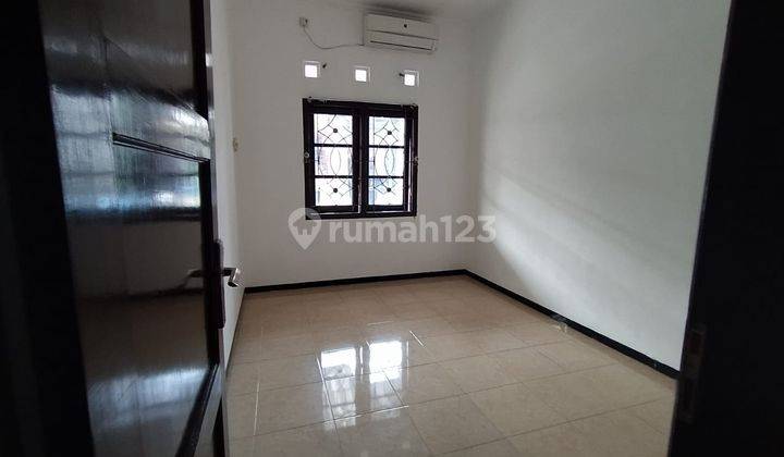 Rumah Megah Siap Huni Dalam Kota Jombang 3