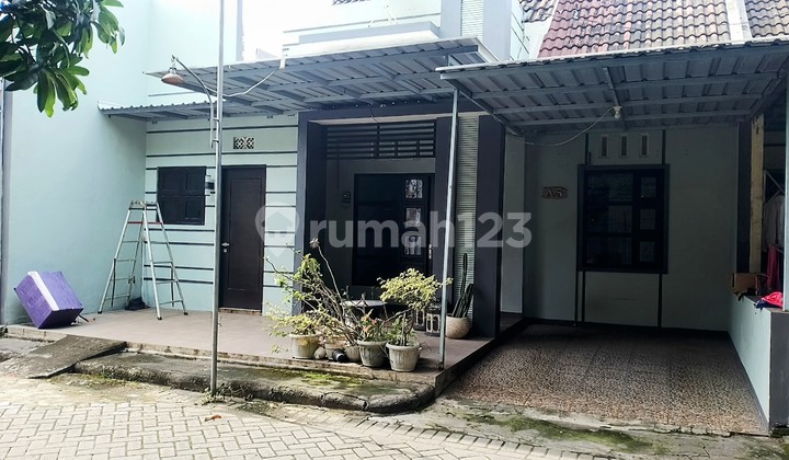 Ready-to-Occupy House Near Unwaha Jombang Campus