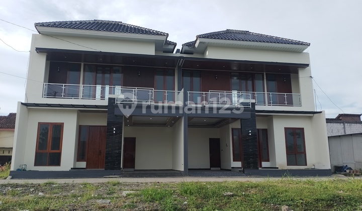 Rumah Mewah Jombang 2