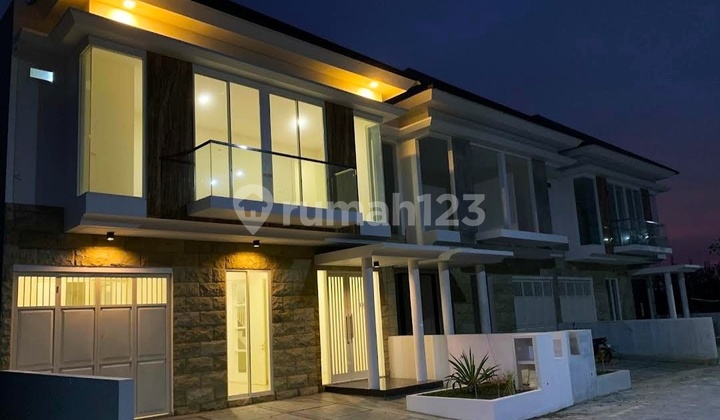 Two-Story Luxury House Jombang 2