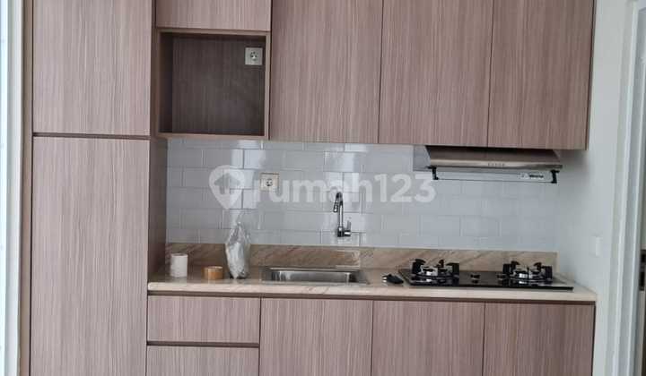 Dekat Akses Tol, Rumah, 2 Lantai 2