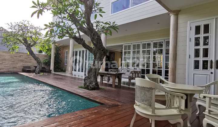 For Sale Luxury 7-Bedroom Villa with Private Pool in Umalas Ho