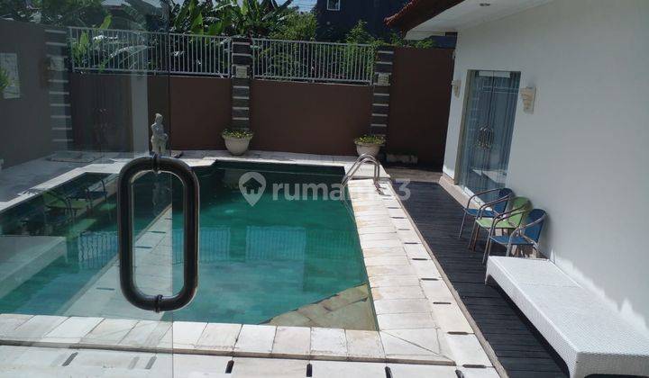 Dijual Rumah Mewah Dengan Pool di Gunung Catur 1