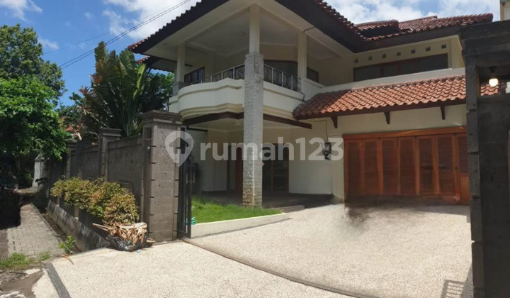 Dijual Rumah Mewah Private Pool Dekat Plaza Renon Cn